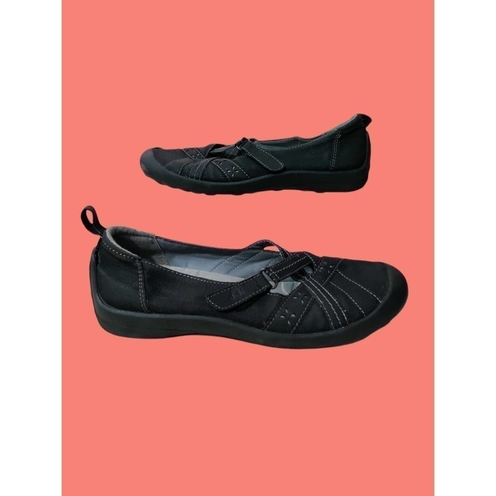 J-41  Adventure on slip on women's sz. 7.5 med